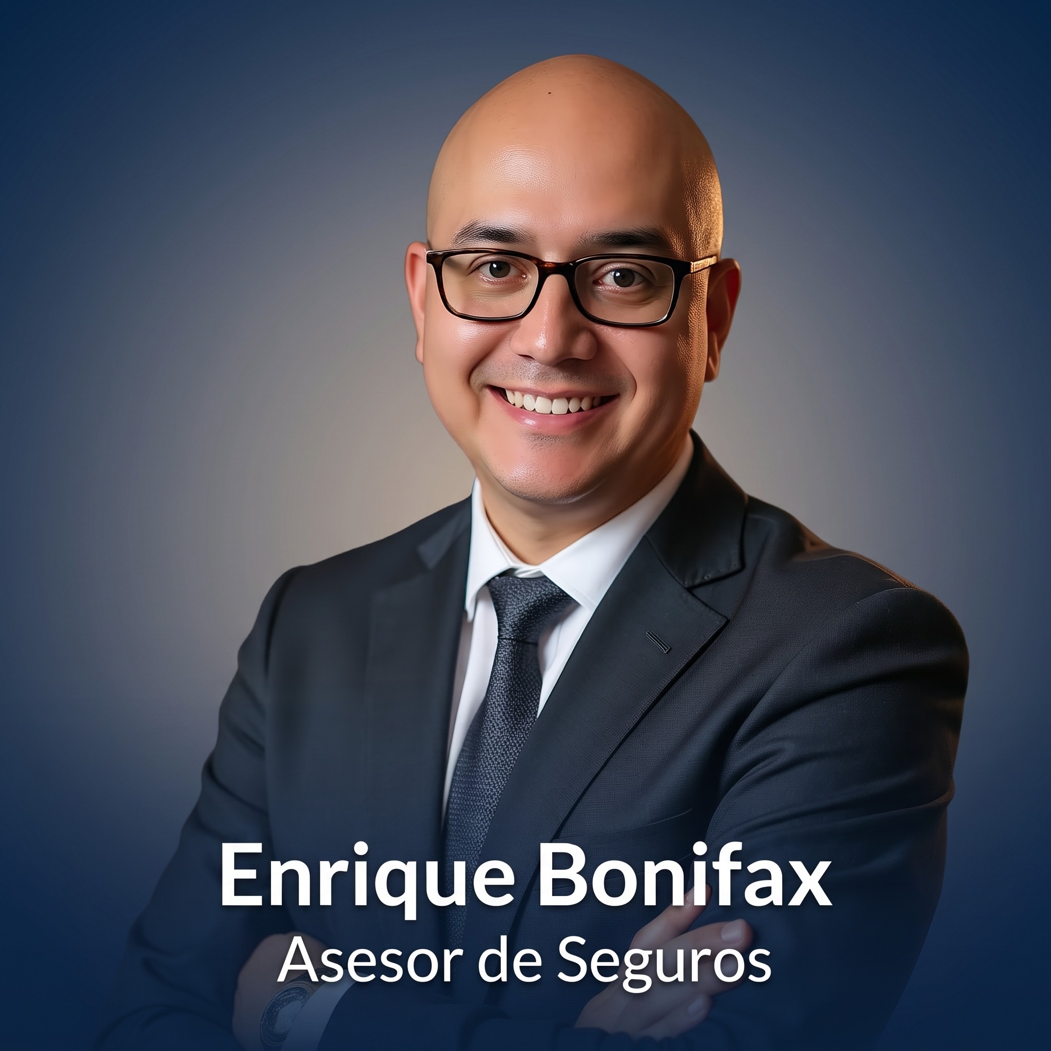 Fotografía de Enrique Bonifax con traje y corbata
